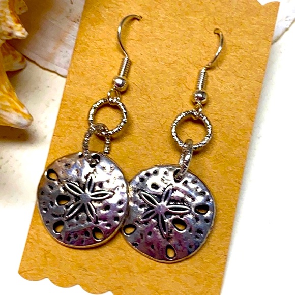 NWOT Sand dollar earrings antique silver finish - Picture 3 of 4
